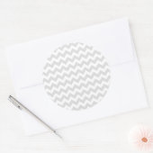 Klassische Dekoration aus weißem Chevrons Runder Aufkleber (Umschlag)