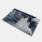 Klassische dunkle Winterszene mit Fuchs Weihnachte Fußmatte (Schrägansicht)
