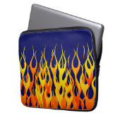 Klassische Flammenfeuer auf blauem Navy Laptopschutzhülle (Vorderseite Links)