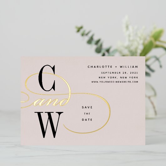 Klassische, Geblüht Monogramm-Save the Date-Karte Folieneinladung (Stehend vorne)