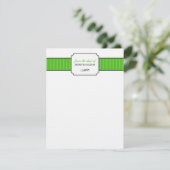 Klassische grüne Streifen vom Schreibtisch aus Einladung (Stehend Vorderseite)