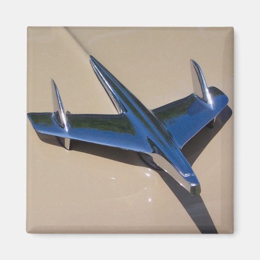 klassische Kapuzendekoration mit beigem Hintergrun Magnet (Vorne)