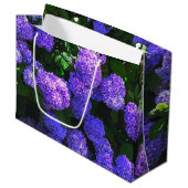 Klassische Lila Hydrangea-Geschenktasche Große Geschenktüte (Vorderseite Schrägansicht)