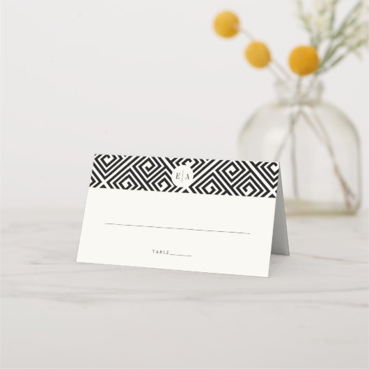 Klassische Mongram Geometric Griechisch Key Weddin Platzkarte (Vorderseite)