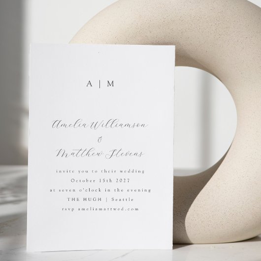 Klassische Monogram White Black Script Hochzeit Einladung