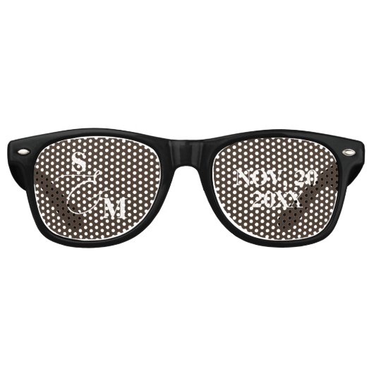 Klassische Monogramm-Skript-Ampersand-Hochzeit Partybrille (Vorderseite)