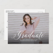 Klassische Postkarteneinladung für Script-Graduier Einladungspostkarte (Vorne/Hinten)