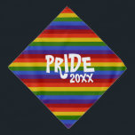 Klassische Regenbogenstreifen Pride 2023 Halstuch<br><div class="desc">Diese Bandana hat einen klassischen Regenbogen. Der Text "PRIDE 20xx" kann personalisiert sein.</div>