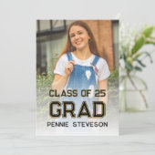 Klassische Retro-Foto-Lässig-Graduierungspartei Einladung (Stehend Vorderseite)