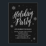 Klassische Schneeflocken Feierlichkeiten Einladung<br><div class="desc">Diese stilvollen Feierlichkeiten tragen zu einer modernen und eleganten Touch bei. Design © www.berryberrysweet.com. Die Hintergrundfarbe kann an jede beliebige Farbe angepasst werden,  um dem Party zu entsprechen.</div>