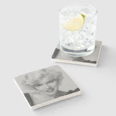 Klassische Schönheit III Steinuntersetzer (Seitenansicht)