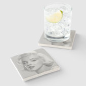 Klassische Schönheit Steinuntersetzer (Seitenansicht)