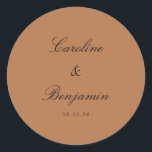 Klassische Schrift Elegant Hochzeit Custom Terraco Runder Aufkleber<br><div class="desc">Fügen Sie Ihrer Hochzeit oder Veranstaltung eine Touch Eleganz hinzu, mit diesen individuell anpassbaren Rundaufklebern mit einem warmen Mochahintergrund und klassischer Schrift-Typografie. Diese Aufkleber sind perfekt zum Abdichten von Einladungen, Dekorieren von Geschenktüten oder zum Personalisieren von Geschenken geeignet und vereinen zeitlose Einfachheit mit einem raffinierten Stil. Ideal für Hochzeiten, Jubiläen...</div>