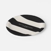 Klassische Schwarz-Eggshell Weiße Streifen Geburts Pappteller (Schrägansicht)