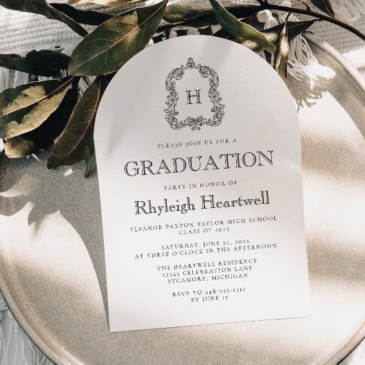 Klassische Schwarz-Monogramm-Wappen-Graduierungspa Einladung