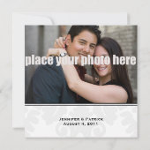 Klassische schwarze/weiße/silberne Foto-Hochzeit Einladung (Rückseite)