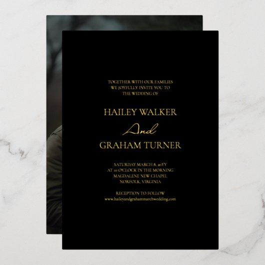 Klassische Script Calligraphy Black Foto Wedding Folieneinladung (Vorderseite/Rückseite)