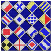 Klassische Seeflaggen auf Marine-Blau Stoff (Nahaufnahme)