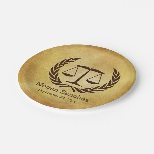 Klassische Skalen des Gerechtigkeits-juristische Pappteller (Schrägansicht)