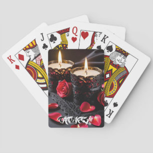 Klassische Spielkarten mit Kerzenlicht