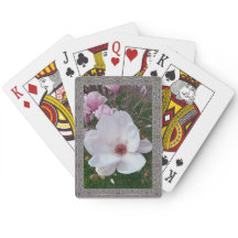 Klassische Spielkarten mit rosa Magnolien