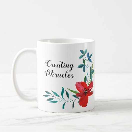 Klassische Tasse des herrlichen Blumenkaffees (Links)