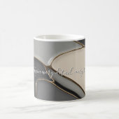 Klassische Tasse in abstrakter Grafik (Mittel)