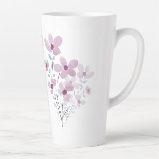 Klassische Tasse mit violetten Blumen