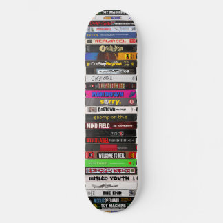 Klassische VHS-Tapes auf der Skateboard