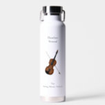 Klassische Violine und Bow Personalisiert Light Trinkflasche<br><div class="desc">Diese Wasserflasche hat eine charmante Abbildung einer Geige oder Bratsche mit einem Bogen über den Saiten. Passen Sie diese Flasche mit Ihrem Namen und dem Namen Ihrer Schule, Musikensemble oder Firma an. Diese Version hat schwarzen Text, der für helle Flaschen wie weiß oder silber geeignet ist. Für dunkle Flaschen, suchen...</div>