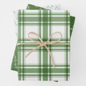 Klassische Weihnachtsbäume und Karierte grüne Wrap Geschenkpapier Set (Beispiel)