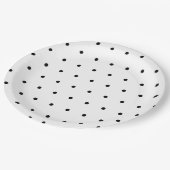 Klassische weiße Polka-Punkte Pappteller (Schrägansicht)