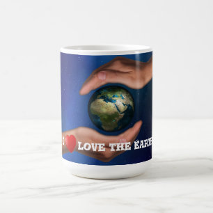 Klassische weiße Tasse mit i-Liebe die Erde