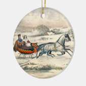 Klassischer 1853 Schlittenfahrt Currier Ives Straß Keramik Ornament (Links)