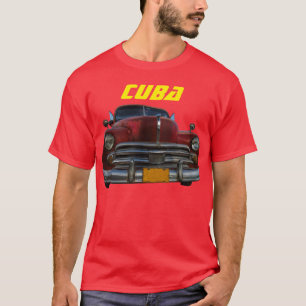 Klassischer amerikanischer Wagen in Vinales, Kuba T-Shirt