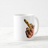 Klassischer Becher mit kräftiger tätowierter Hand Kaffeetasse (VorderseiteRechts)