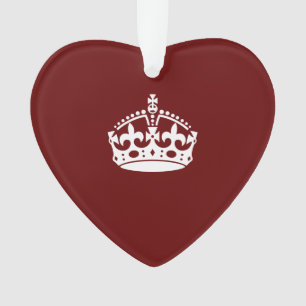 Klassischer Behalt von Calm Crown auf Burgund Red Ornament
