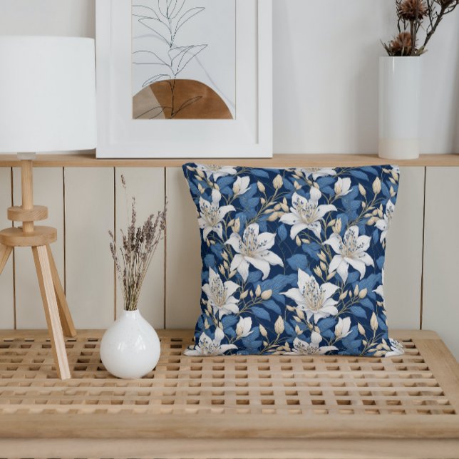 Klassischer Blumengarten Weißer Frühling Garten Kissen (Von Creator hochgeladen)