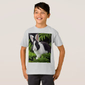 "Klassischer Charme: Das Schwarz-Weiß-Kaninchen" T-Shirt (Vorne ganz)