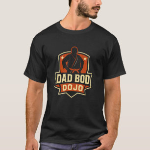 Klassischer Dad Bod Dojo Lustiger Karate MMA Herre T-Shirt