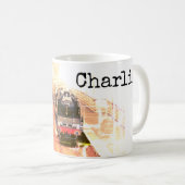 Klassischer Dampflok, auf den Tracks, mit Ihrem Na Kaffeetasse (VorderseiteRechts)