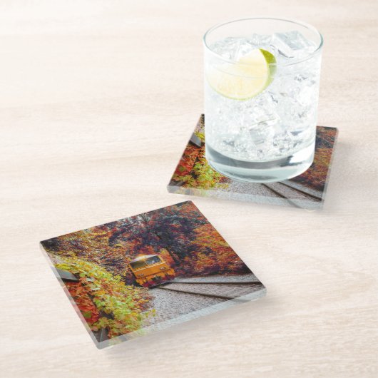 Klassischer Diesel-Motor im Herbst Glasuntersetzer (Schrägansicht)