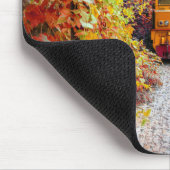Klassischer Diesel-Motor im Herbst Mousepad (Ecke)