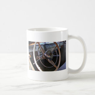 Klassischer Dodgearmaturenbrett Kaffeetasse
