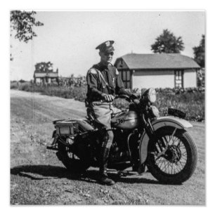 Klassischer einsamer Motorradpolizist Fotodruck