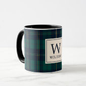 Klassischer grüner Tartan-Karostoff-Monogramm-Weih Tasse (Vorderseite Links)