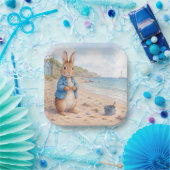 Klassischer Hase an einem sandigen Strand Pappteller (Party)