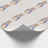 Klassischer Hase in blauem beigem Leinenhintergrun Geschenkpapier (Ecke)