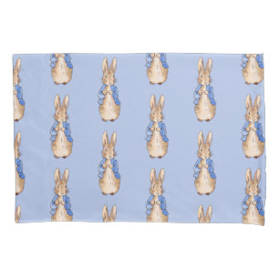 Klassischer Hase in blauer Jacke Kissenbezug