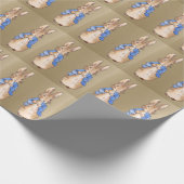 Klassischer Hase in einer blauen Jacke Geschenkpapier (Ecke)